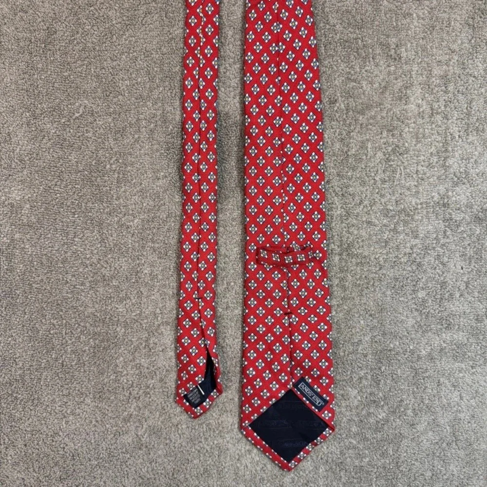 Lands End Mens Red Geometric Medallion 100% Silk Handsewn Necktie USA Made